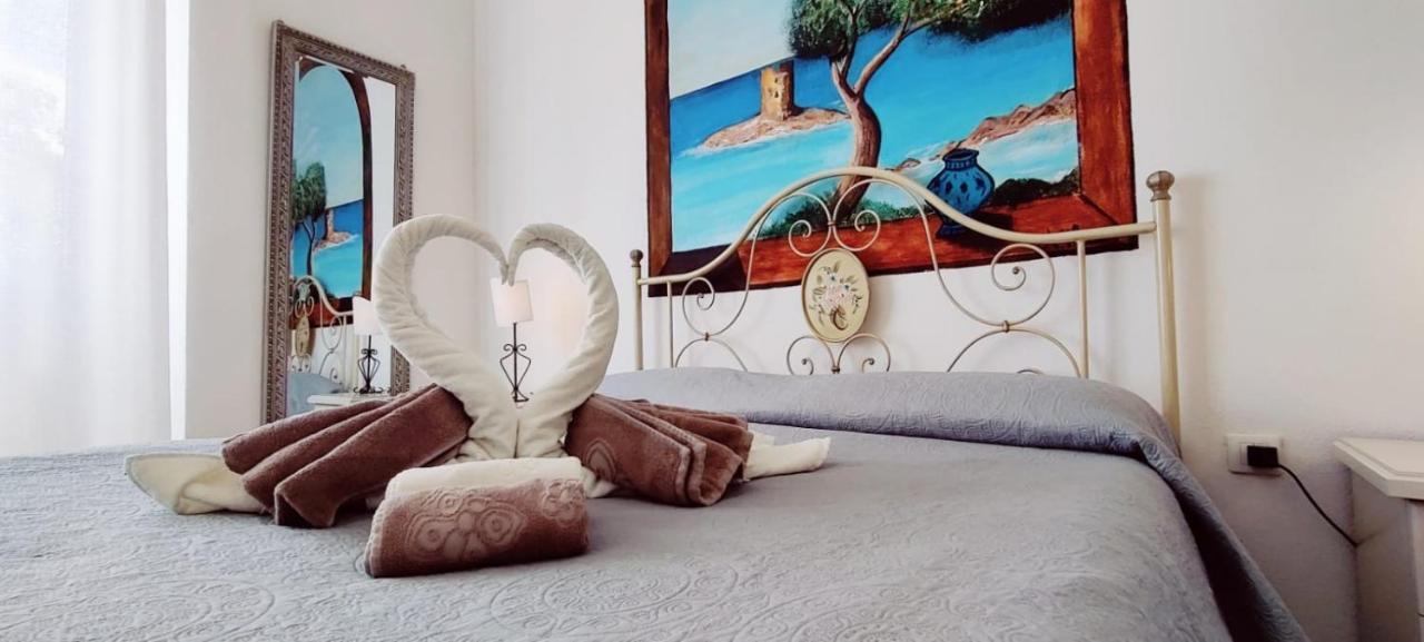 La Porta Sulla Costa Bed & Breakfast San Pantaleo Exterior photo