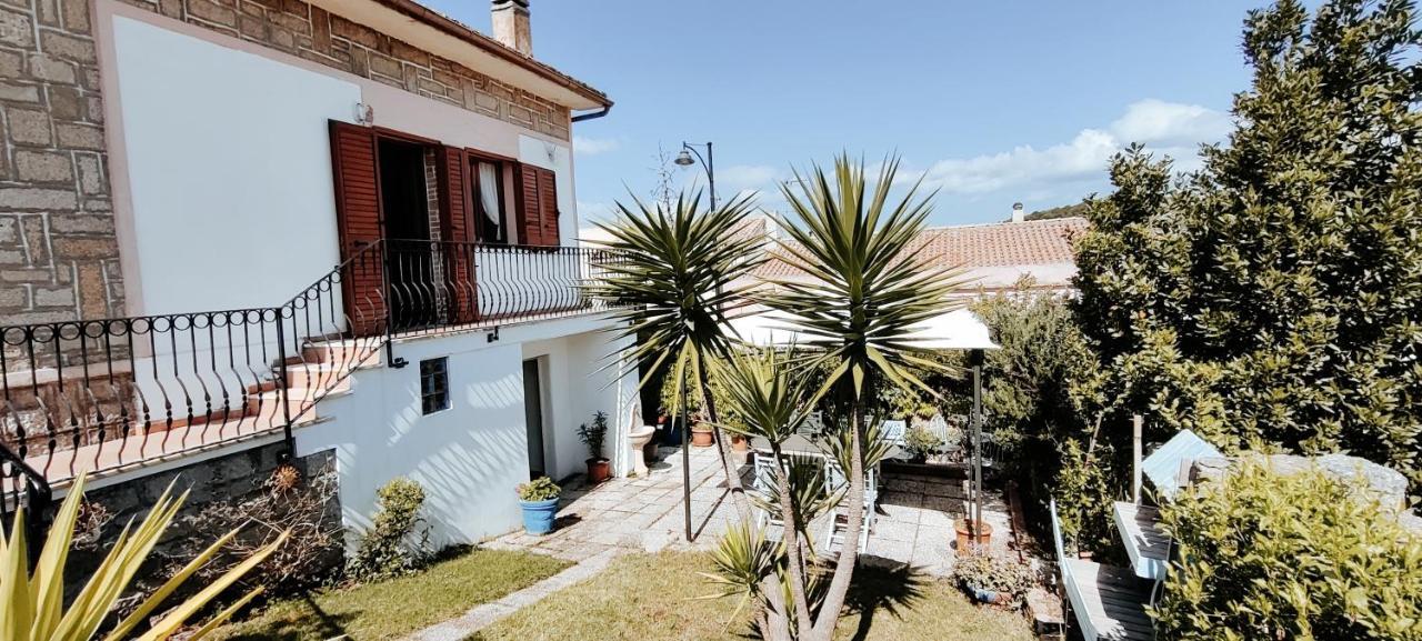 La Porta Sulla Costa Bed & Breakfast San Pantaleo Exterior photo