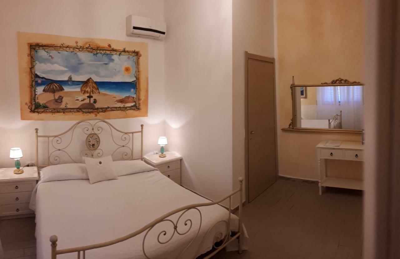 La Porta Sulla Costa Bed & Breakfast San Pantaleo Exterior photo